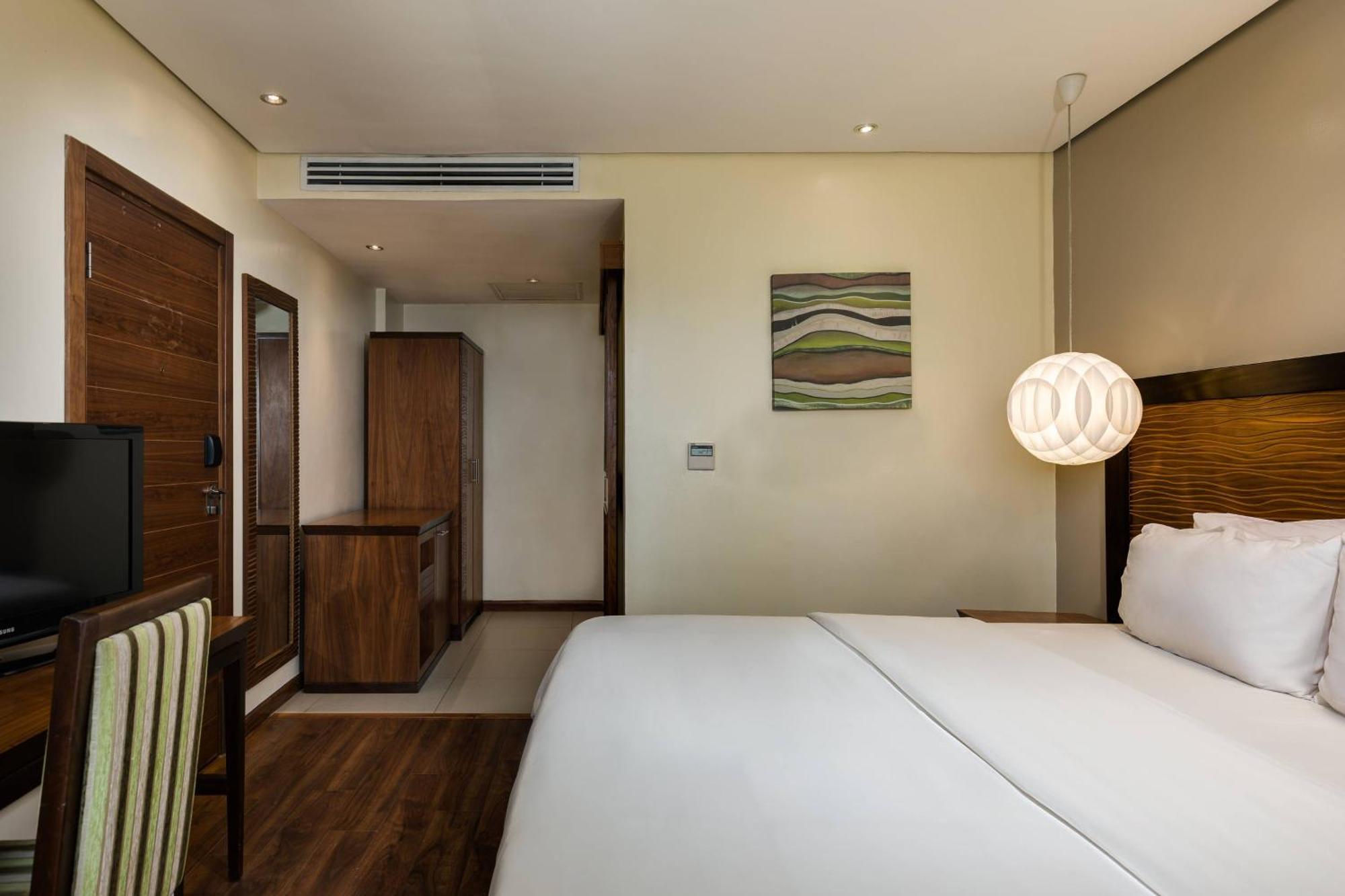 Protea Hotel By Marriott Benin City Select Emotan Exterior photo