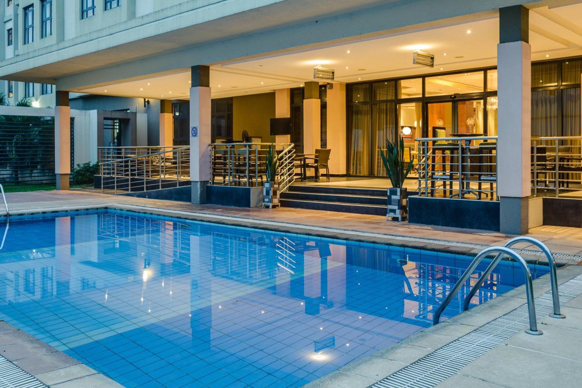 Protea Hotel By Marriott Benin City Select Emotan Exterior photo