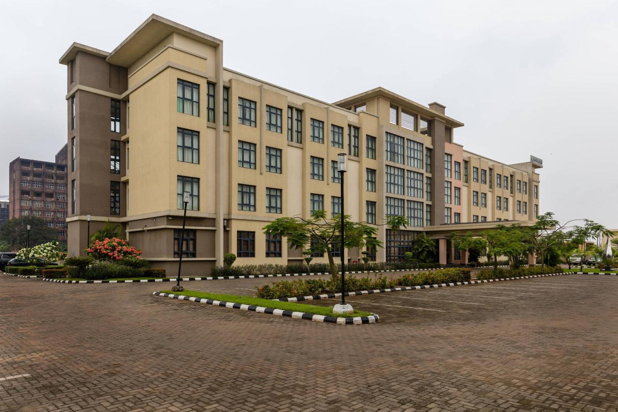 Protea Hotel By Marriott Benin City Select Emotan Exterior photo