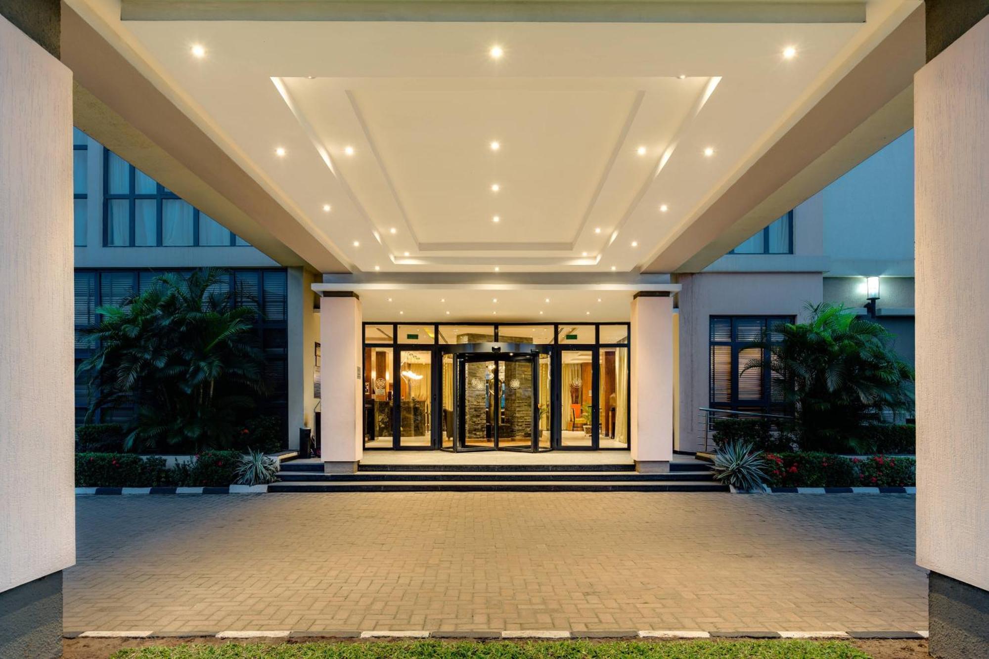 Protea Hotel By Marriott Benin City Select Emotan Exterior photo
