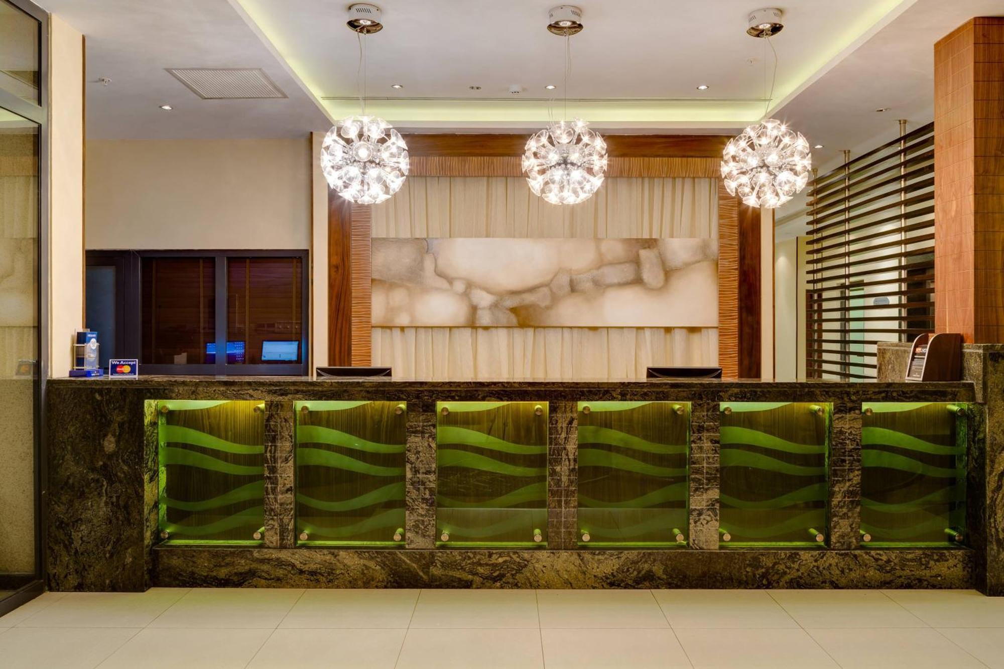 Protea Hotel By Marriott Benin City Select Emotan Exterior photo